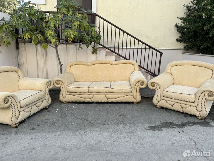Диван и кресло