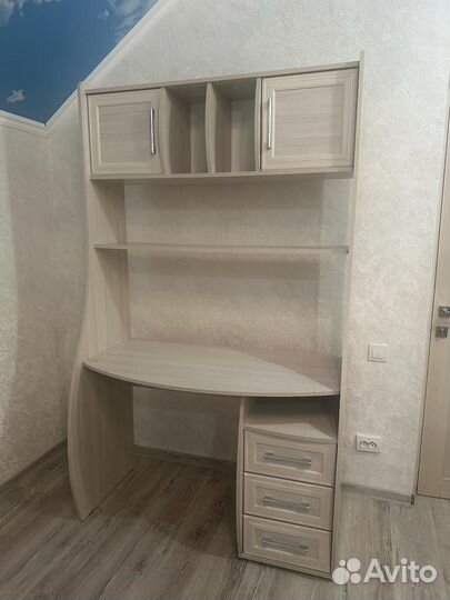 Детский письменный стол