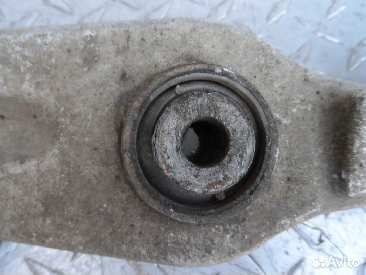 Рычаг передний правый нижний Audi A8 D3