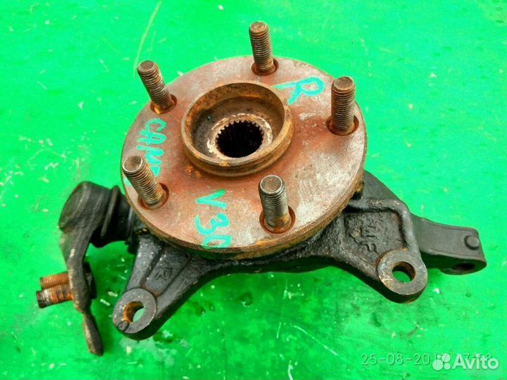 Кулак поворотный передний правый Toyota Camry V30