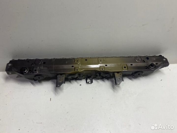 Верхняя планка телевизора передняя Toyota Camry