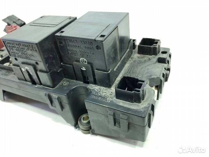 Блок реле Lexus Ls600H UVF45