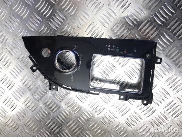 Накладка центральной косоли Lexus Gs 4 (12-17)