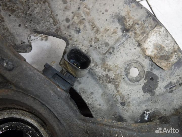 Кулак передний правый