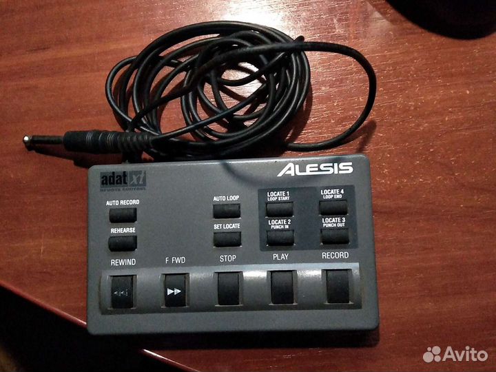Alesis LRC (пульт для adat xt)
