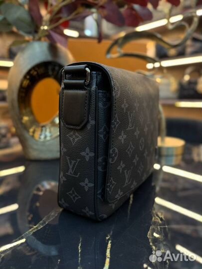 Сумка Louis Vuitton District PM