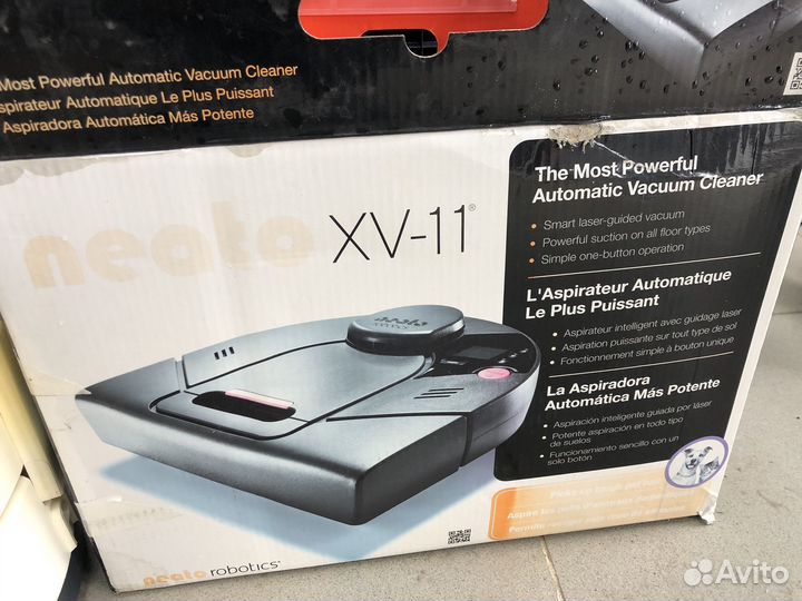 Робот пылесос neato