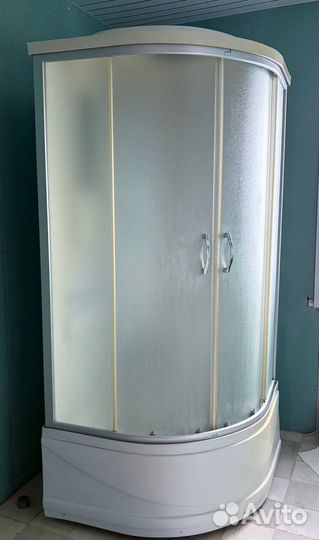 Душевая кабина 90х90 угловая