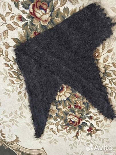 Пуховый платок шаль