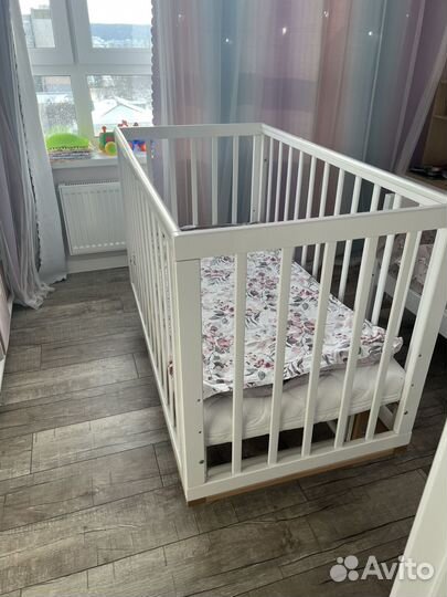 Кроватка детская happy baby mirra с маятником