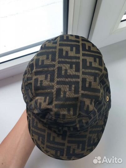 Винтажная кепка Fendi