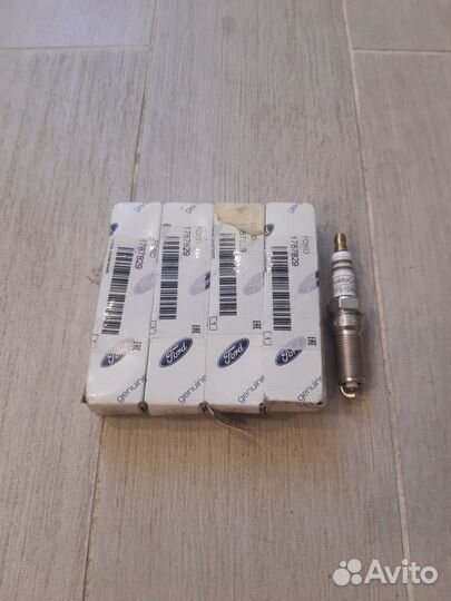 Продам комп. свечей Ford,оригинал.cyfs-12VN4