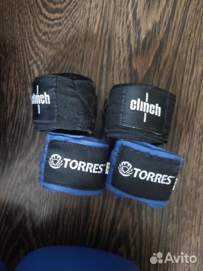 Боксерские перчатки clinch