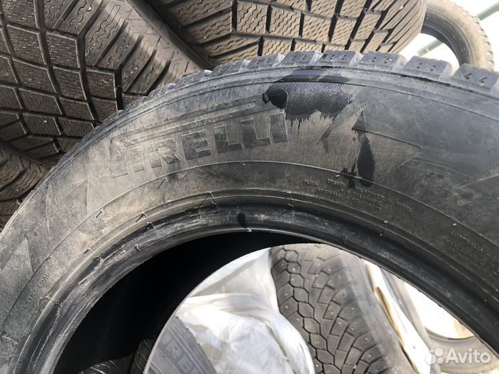 Pirelli Ice Zero 215/65 R17 103T