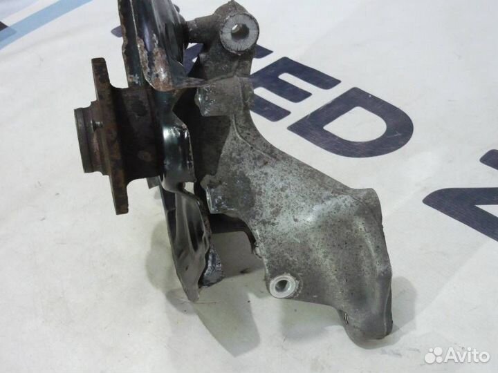 Кулак поворотный задний правый Skoda Superb 3V3