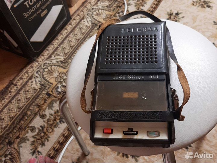 Портативный касетный магнитафон 