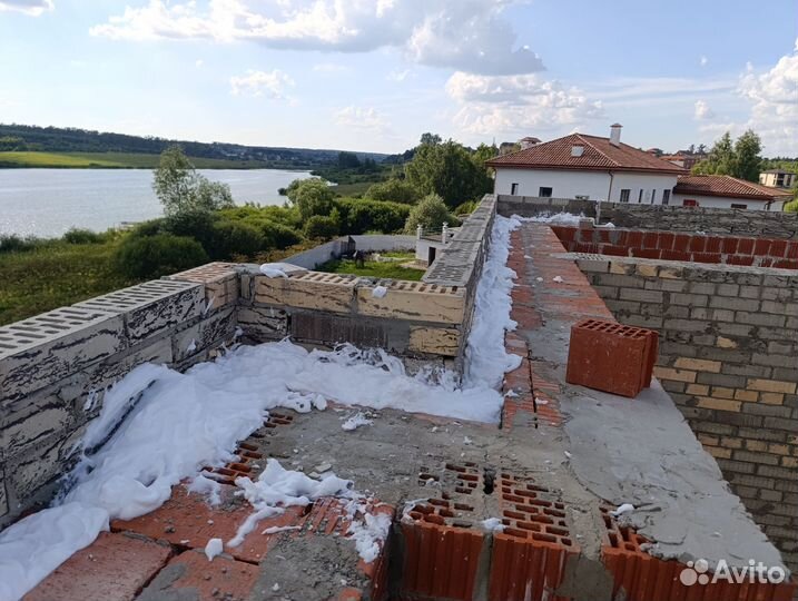 Утепление стен домов пеноизолом, Пеной