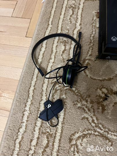 Xbox one с 2 геймпадами