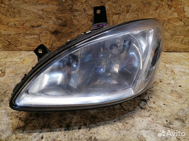 Фара левая Mersedes V Class W639