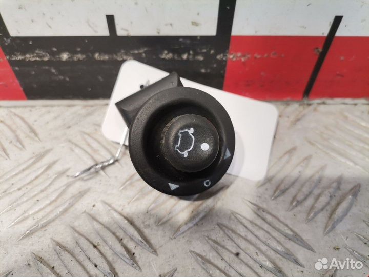 Кнопка (выключатель) Ford Focus 1998 4495427