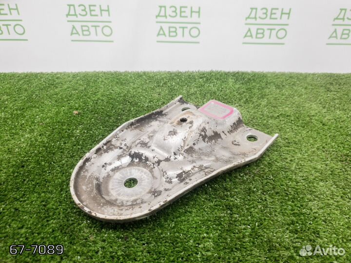 Крепление балки подвески Audi A6 C6