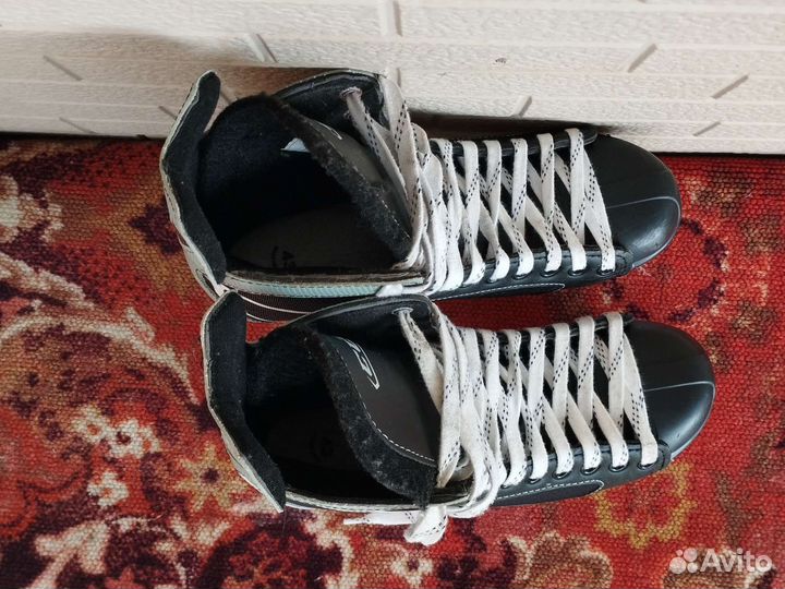 Коньки хоккейные 43 размер