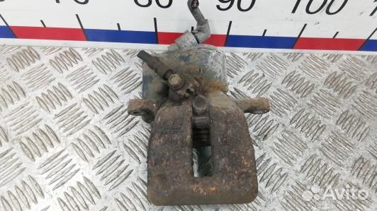 Суппорт тормозной задний правый volkswagen passat