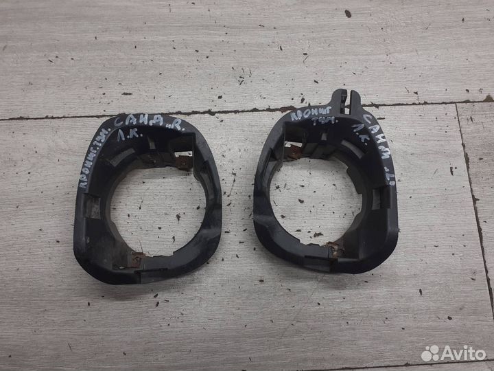 Кронштейн противотуманной фары Renault Sandero