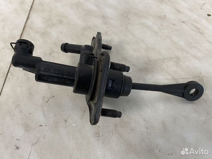 Главный цилиндр сцепления Hyundai solaris 1