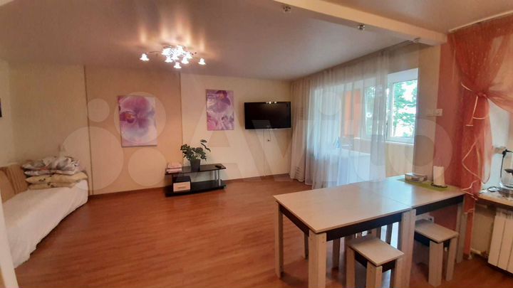 2-к. квартира, 52 м², 1/9 эт.