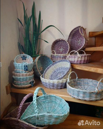 Шкатулки, корзины, подносы
