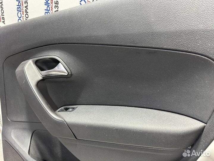Обшивка двери Volkswagen Polo 5