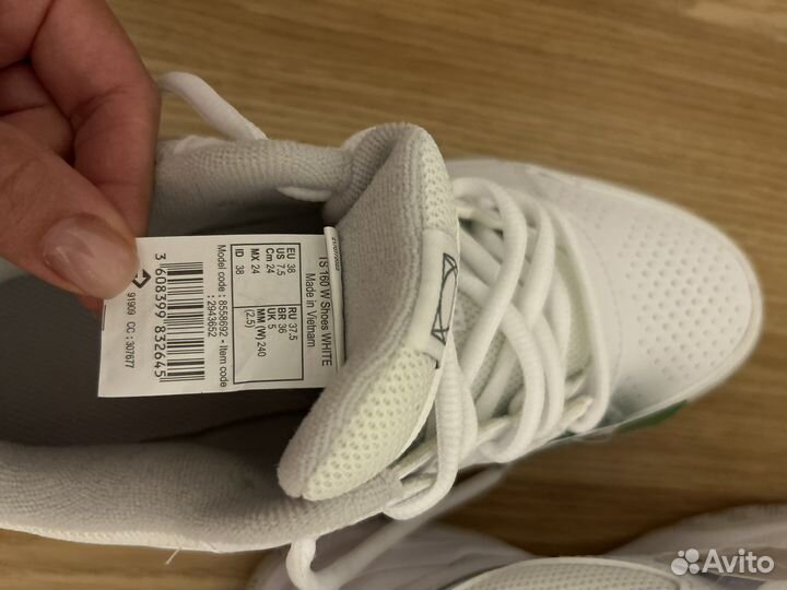 Женские теннисные кроссовки 37размер