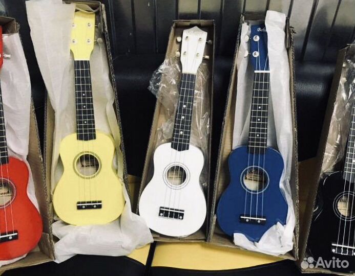 Укулеле новая синяя