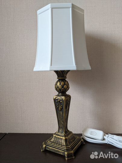 Лампа настольная