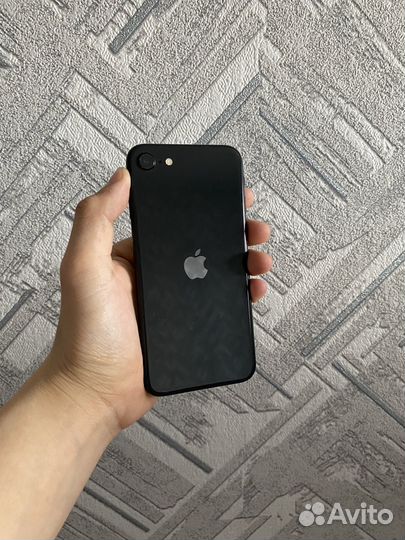 iPhone SE (2020), 64 ГБ