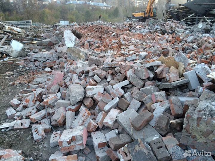 Отдам бесплатно строительный лом кирпича