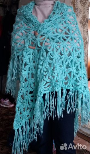 Шаль,теплая,красивая