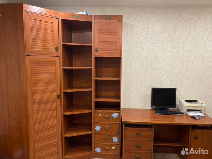Пpoдаю комплeкт корпусной мебели, цвет вишня