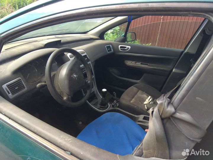 Peugeot 307 1.6 МТ, 2005, битый, 420 000 км