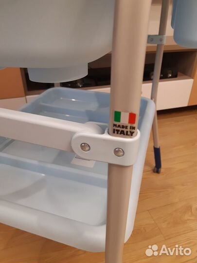 Пеленальный столик с ванночкой Chicco