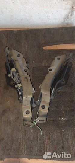 Крепление капота, петли капота, кронштейн капота