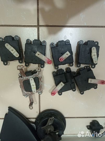 Сервопривод заслонки печки