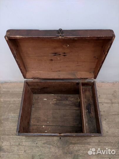 Сундук старинный деревянный