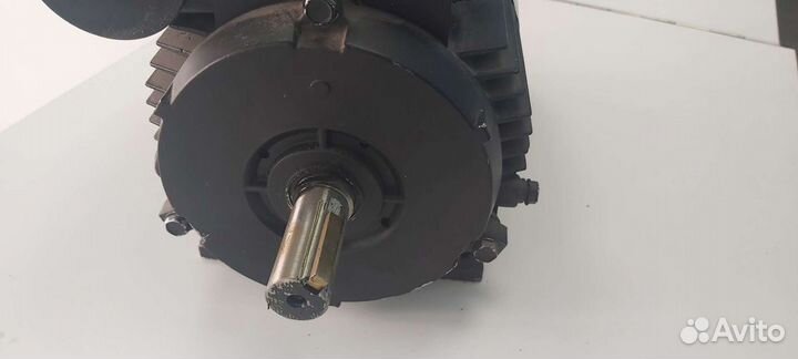 Двигатель асинхронный 220В аире80В4У2