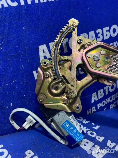 Передний правый стеклоподъемник Geely Mk седан