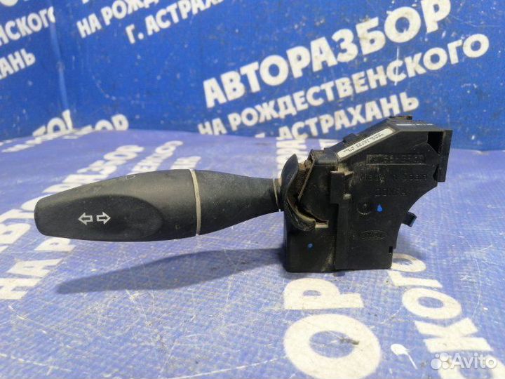 Переключатель поворотов Ford Focus 1 седан 2003
