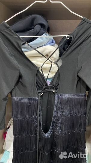 Платье вечернее нарядное с бахромой