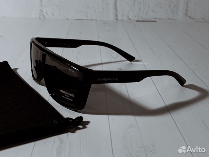 Солнцезащитные очки Armani