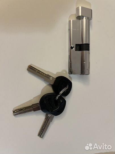 Личинка для замка с ключами